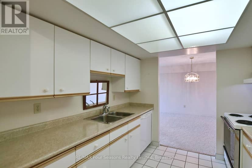 505 - 172 Eighth Street — photo 11 of 40