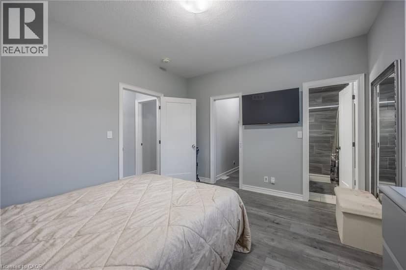 24 CRADDOCK Boulevard Unit# 17 — photo 15 of 23