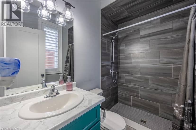 24 CRADDOCK Boulevard Unit# 17 — photo 16 of 23