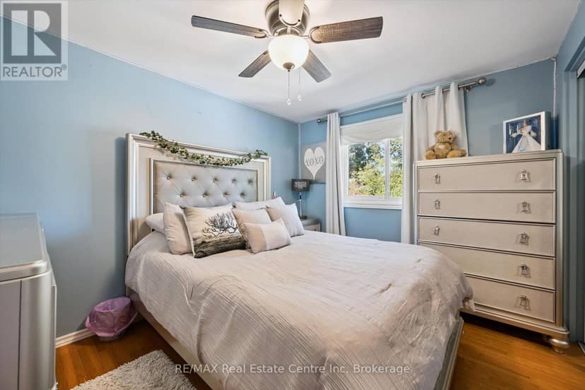 47 Lambert Crescent — photo 20 of 40