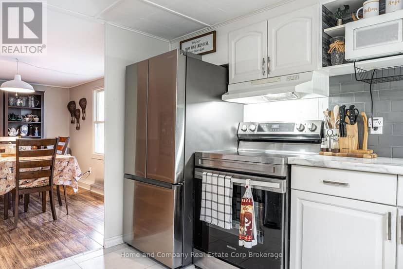 114 Oak Street — photo 12 of 29