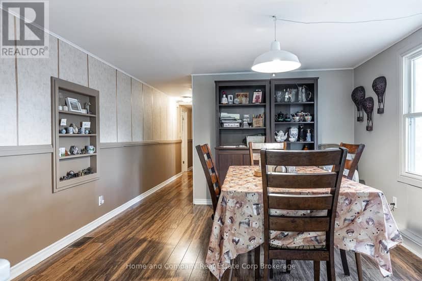114 Oak Street — photo 13 of 29