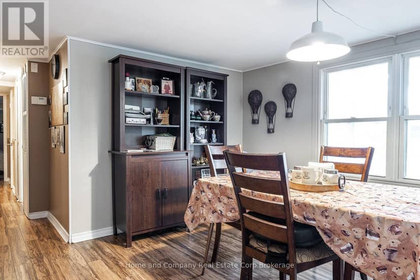 114 Oak Street — photo 9 of 29