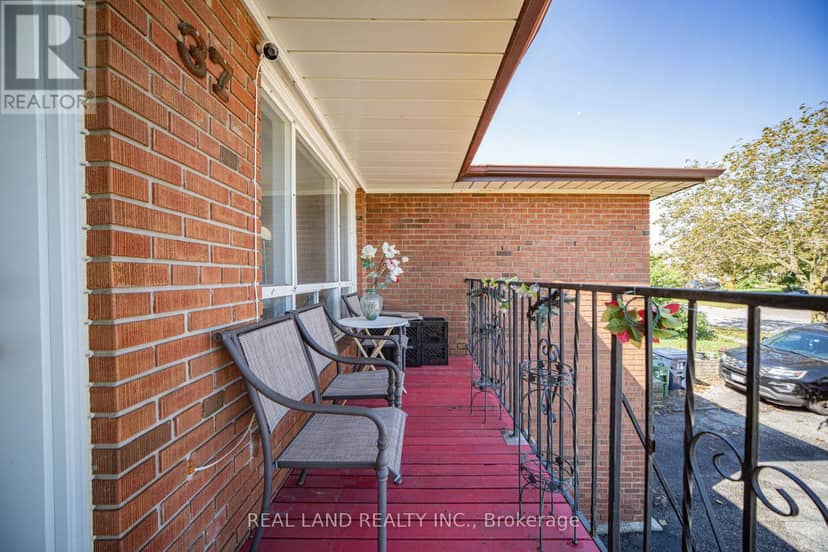 37 Pawnee Avenue, Toronto, photo 3