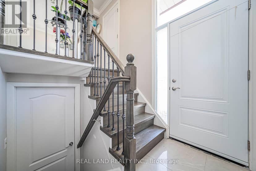 37 Pawnee Avenue, Toronto, photo 5