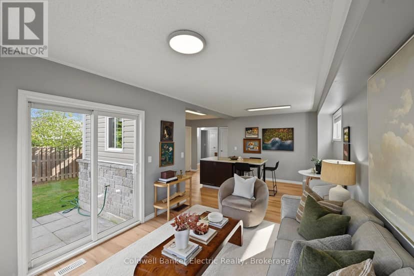 2334 Marsdale Drive — photo 10 of 40