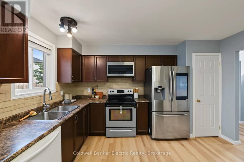 2334 Marsdale Drive — photo 14 of 40