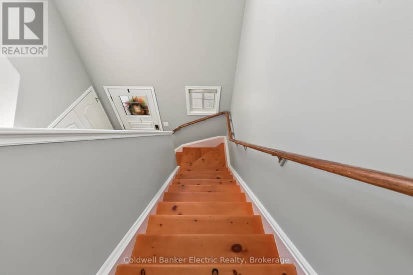 2334 Marsdale Drive — photo 17 of 40