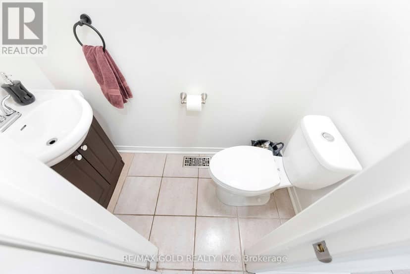 299 Delaney Drive — photo 13 of 40