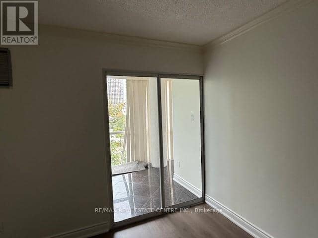 411 - 350 Webb Drive — photo 13 of 40