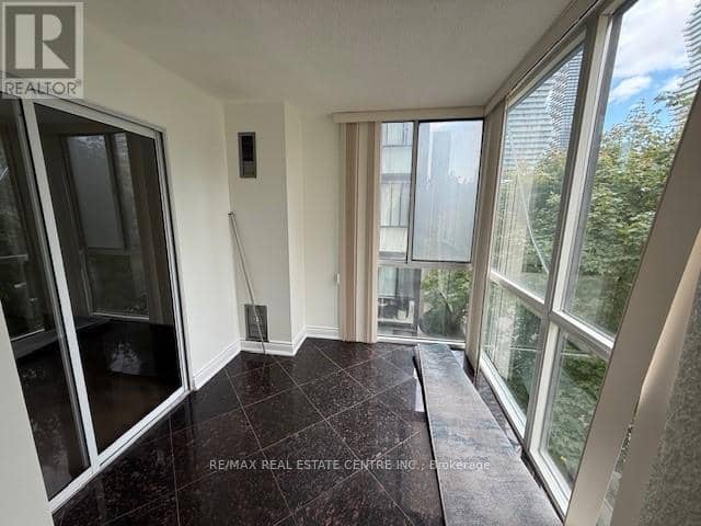 411 - 350 Webb Drive — photo 7 of 40