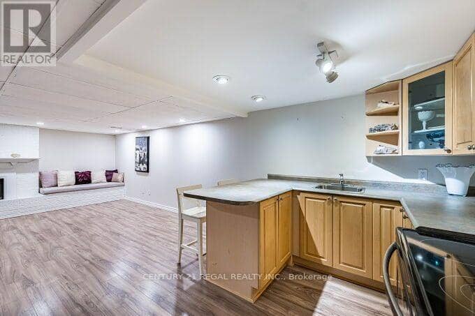 2 Alderbury Crescent — photo 30 of 40