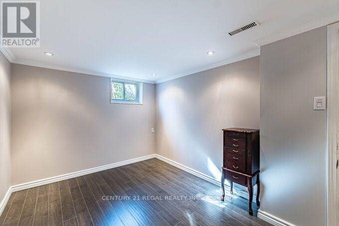 2 Alderbury Crescent — photo 38 of 40