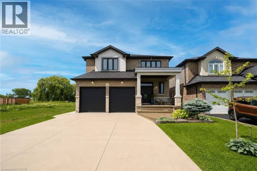 73 ELEANOR Avenue — photo 1 of 36