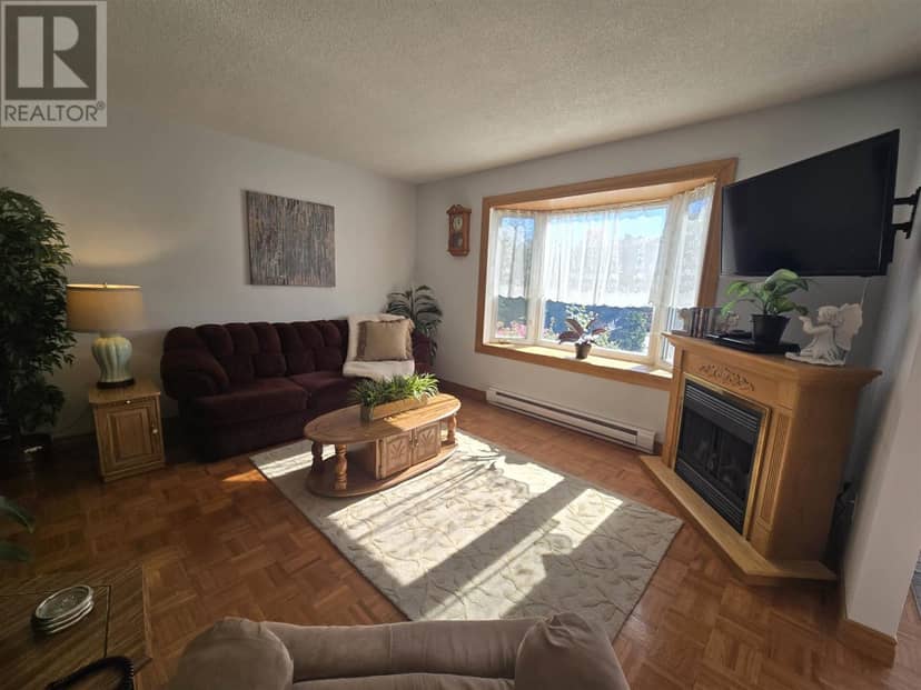 7 Feltz RD, Elliot Lake, photo 6