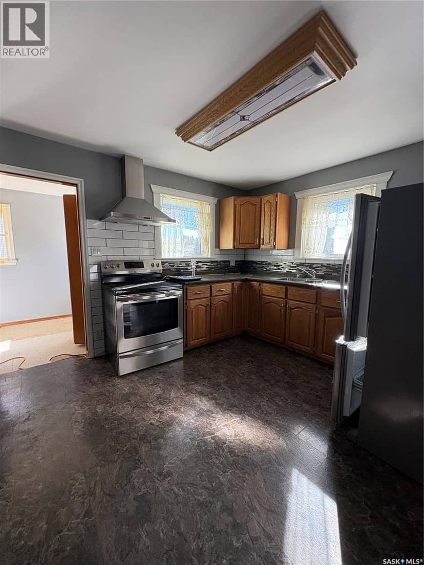 116 6th AVENUE SW — photo 3 of 17