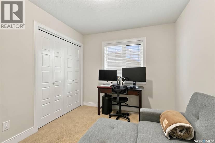 109 Cowan CRESCENT — photo 21 of 40