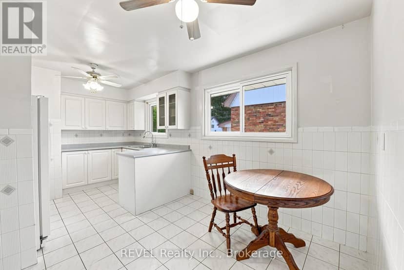 330 Waverly Street — photo 12 of 39