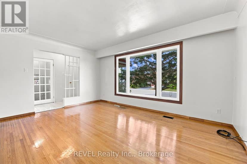 330 Waverly Street — photo 17 of 39
