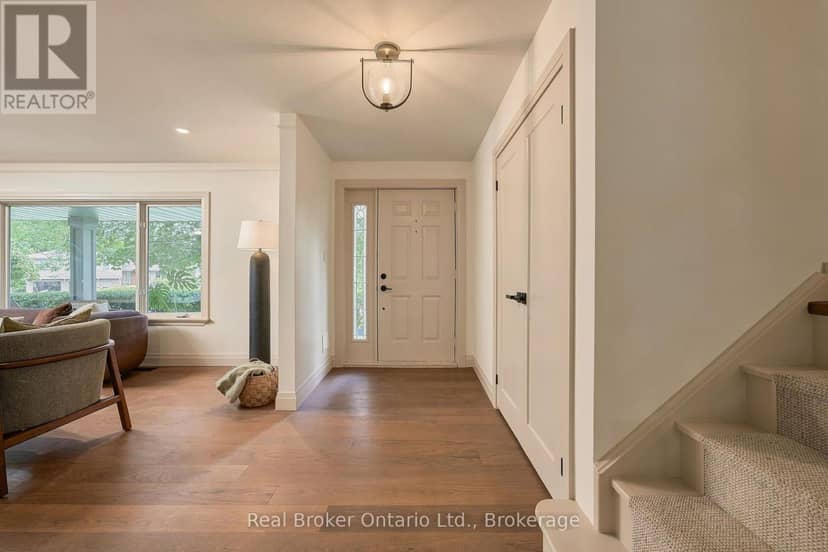 571 Leonard Court, Burlington, photo 7
