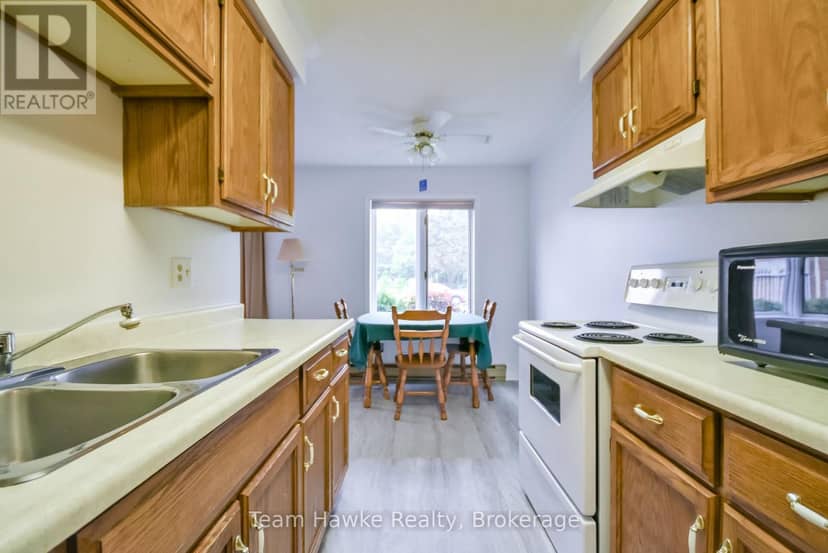 15 - 157 Church Street, Penetanguishene, photo 8