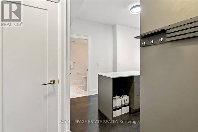 1201 - 88 Cumberland Street — photo 2 of 34