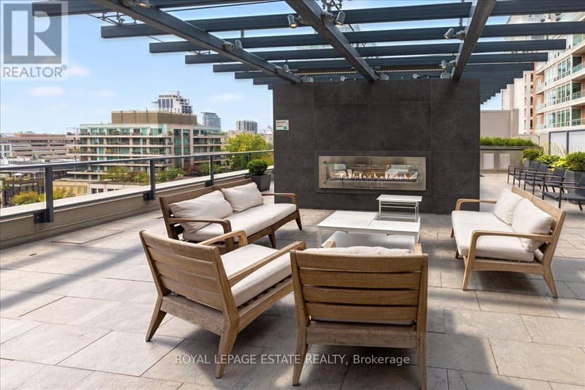 1201 - 88 Cumberland Street — photo 20 of 34