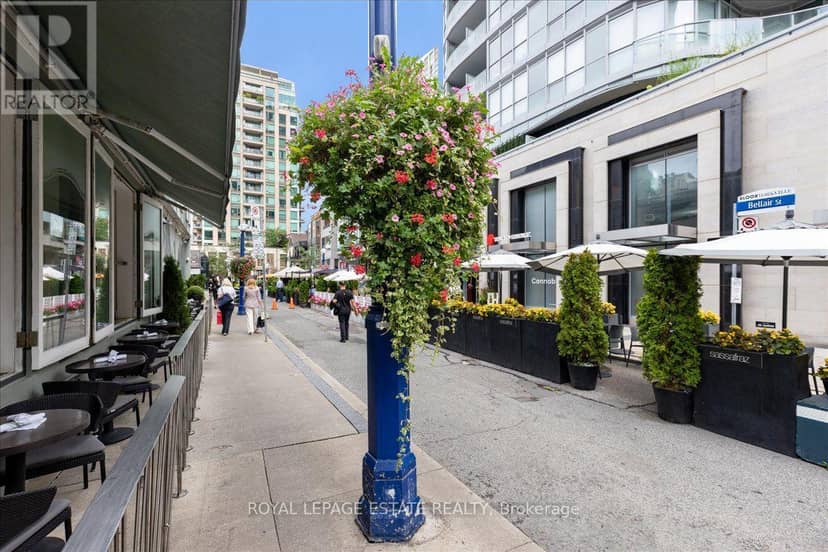 1201 - 88 Cumberland Street — photo 31 of 34