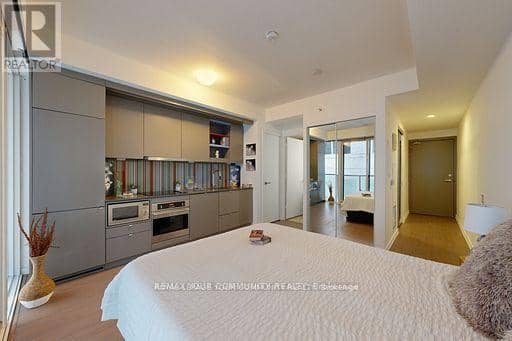 602 - 101 Peter Street — photo 16 of 31