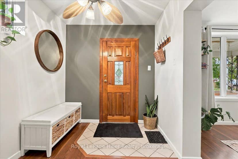 524 Brunswick Street — photo 7 of 40