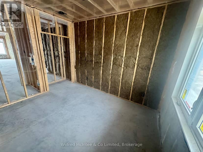 16 Galen Street, South Bruce, photo 7