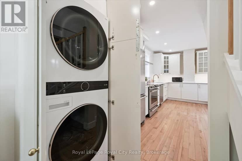 31 James Street W — photo 13 of 40