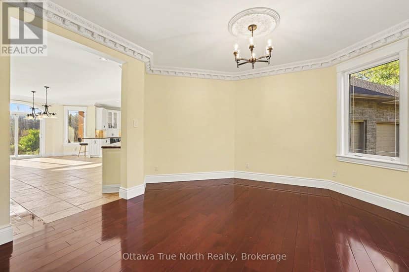 5884 Earlscourt Crescent — photo 19 of 40