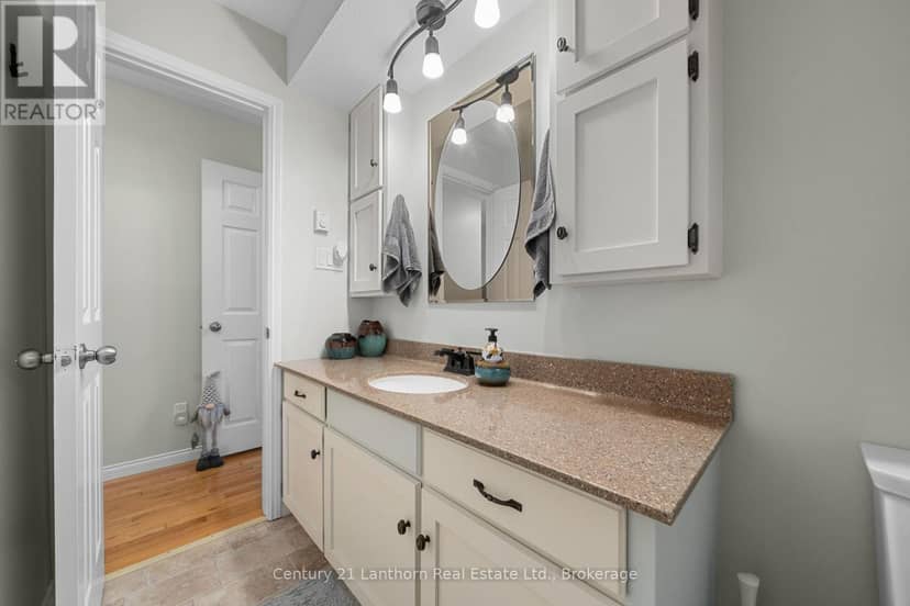 212 Main Street — photo 20 of 40