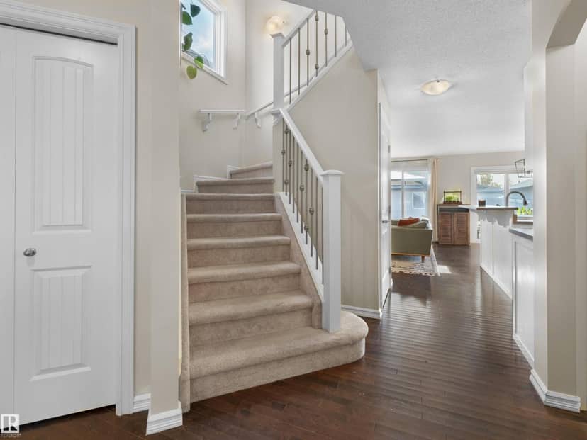 1175 36 AV NW — photo 14 of 39