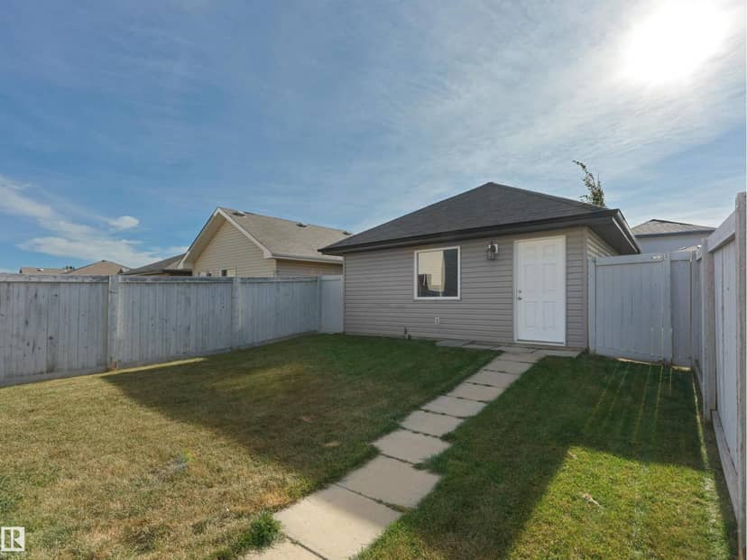 1175 36 AV NW — photo 32 of 39
