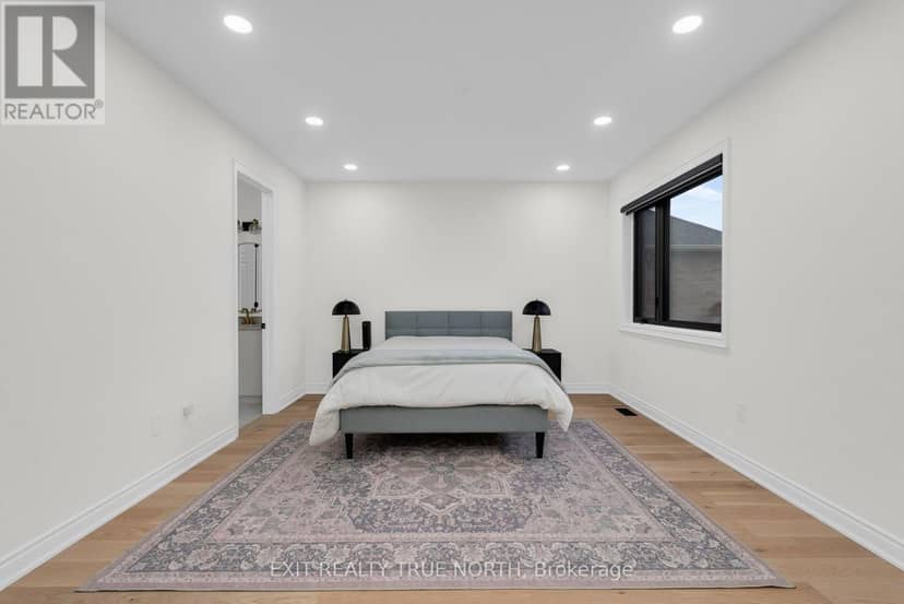 106 Rugman Crescent — photo 35 of 40