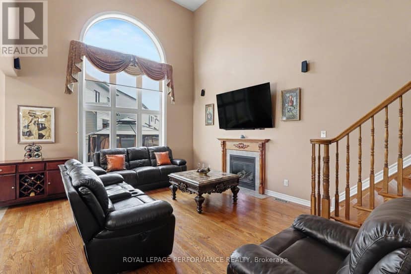 119 Felicity Crescent — photo 3 of 40
