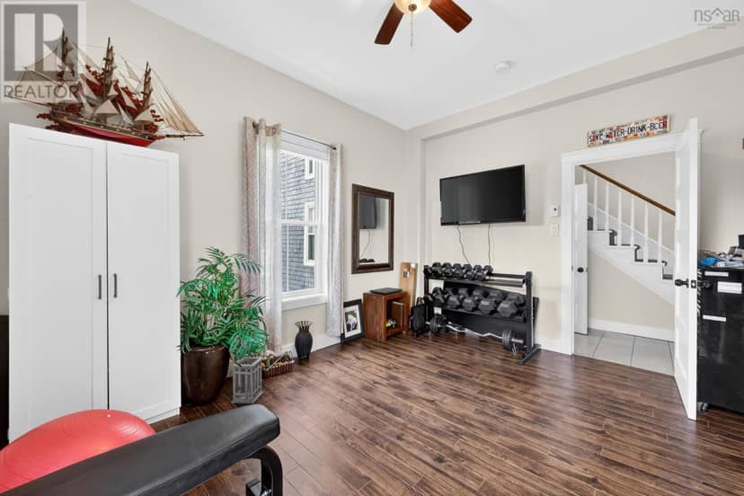 84 Charlotte Street — photo 14 of 37