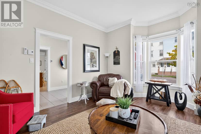 84 Charlotte Street — photo 11 of 37