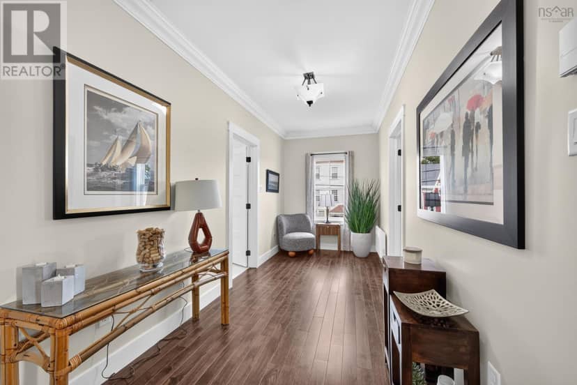 84 Charlotte Street — photo 17 of 37