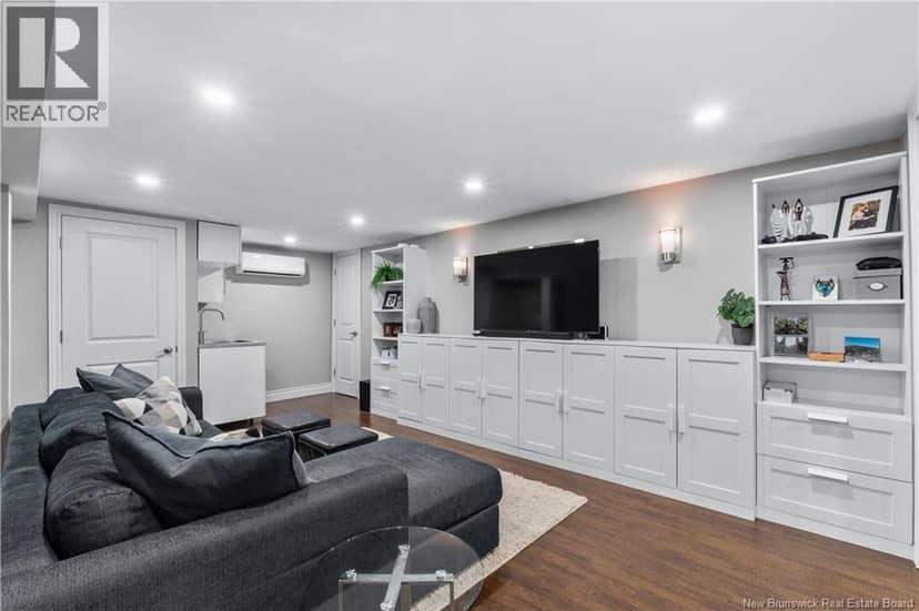 35 Lindsay Street — photo 22 of 38