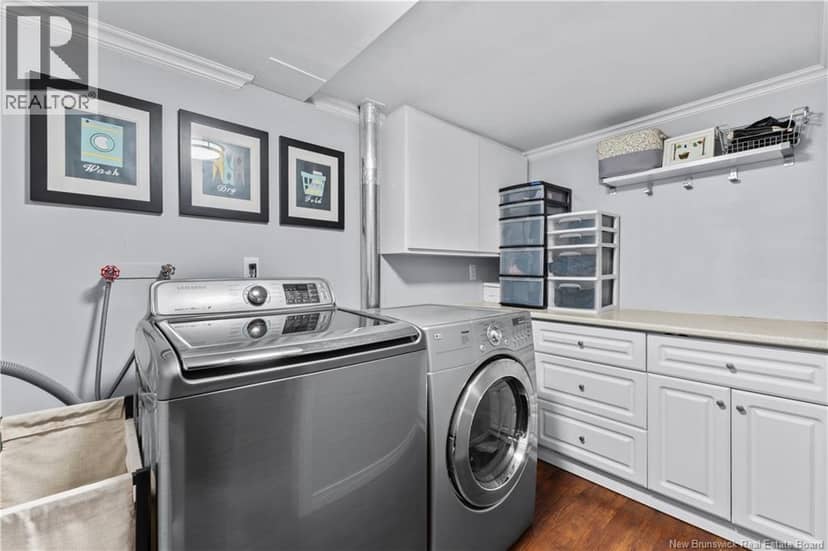 35 Lindsay Street — photo 26 of 38
