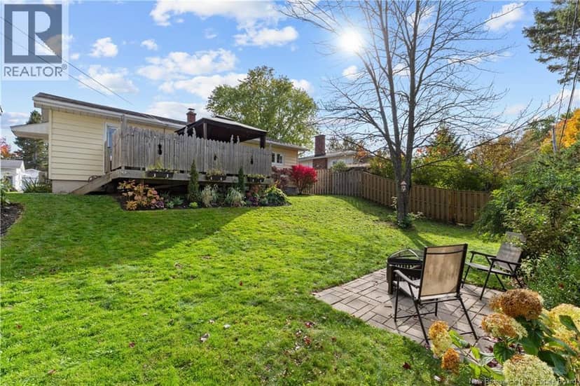 35 Lindsay Street — photo 36 of 38