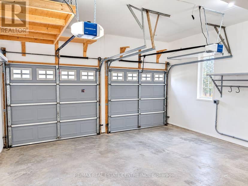 1302 Renfield Drive — photo 11 of 40