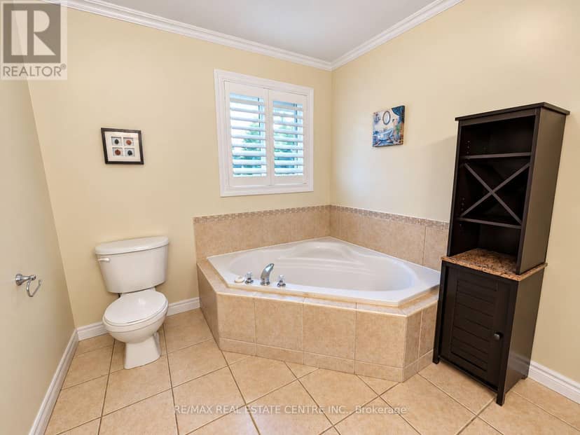 1302 Renfield Drive — photo 25 of 40