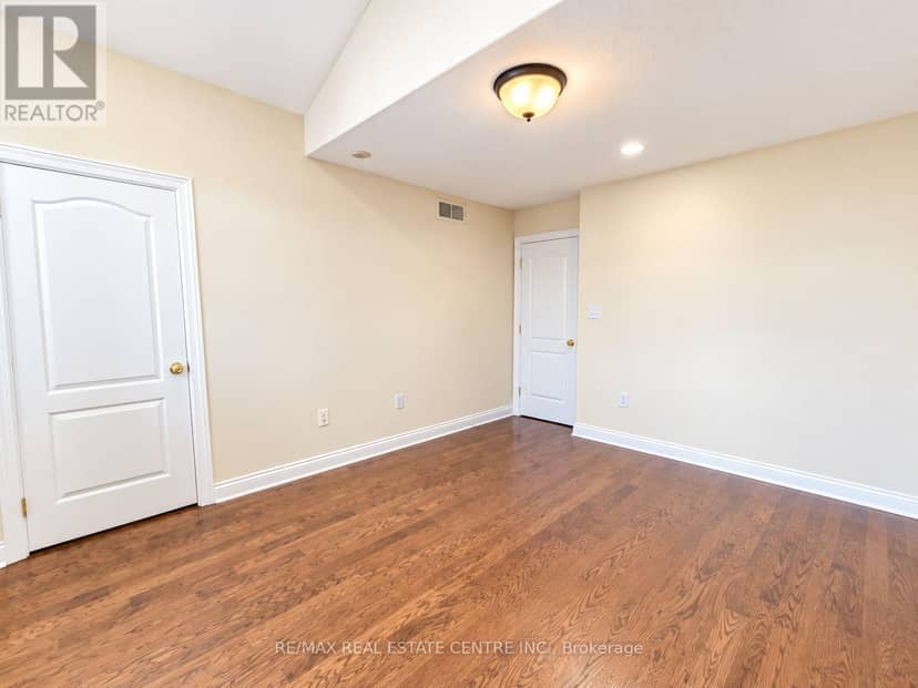 1302 Renfield Drive — photo 30 of 40