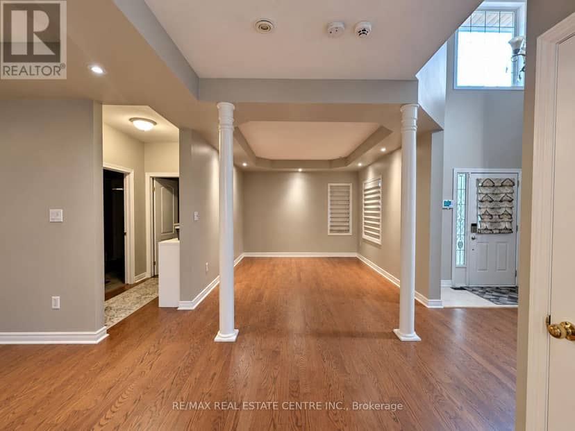 1302 Renfield Drive — photo 5 of 40