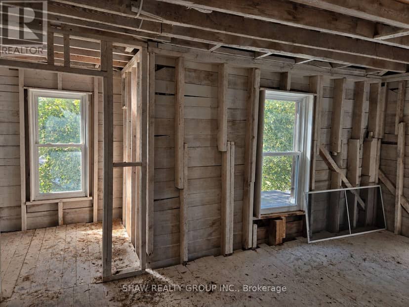 371 Hunter Street — photo 10 of 10