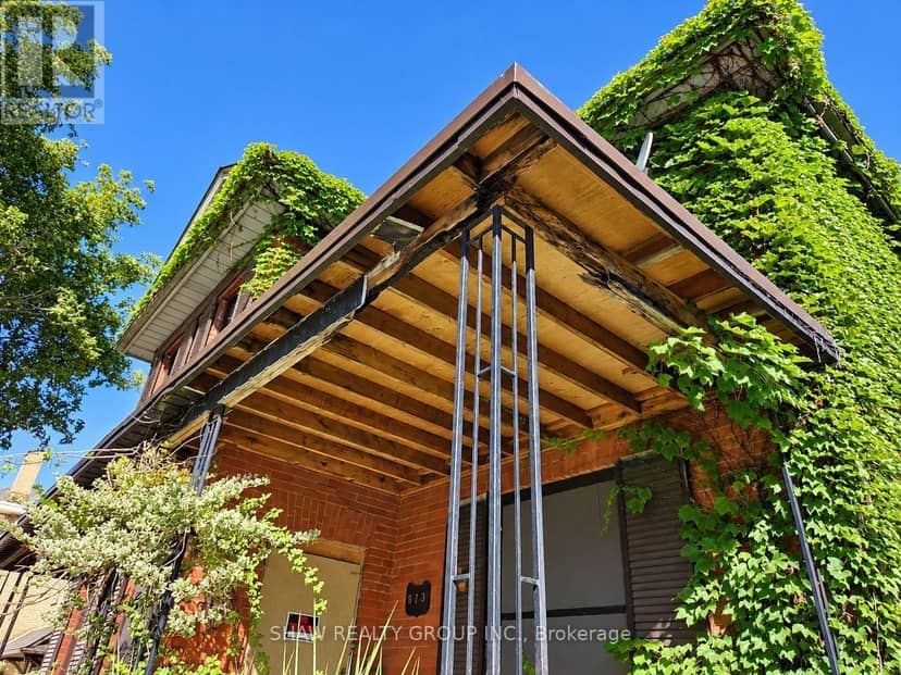 371 Hunter Street — photo 2 of 10